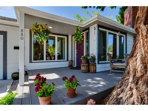 880 W 17th Ave, Eugene, OR 97402