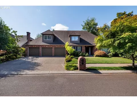 3814 Rivers Edge Dr, Lake Oswego, OR 97034