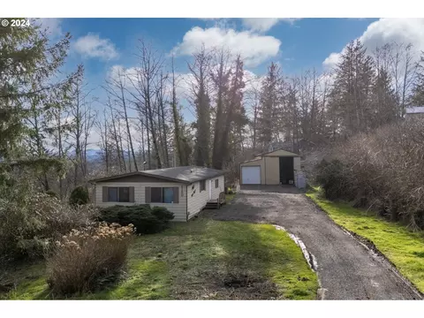 1150 Skyline Dr, Tillamook, OR 97141