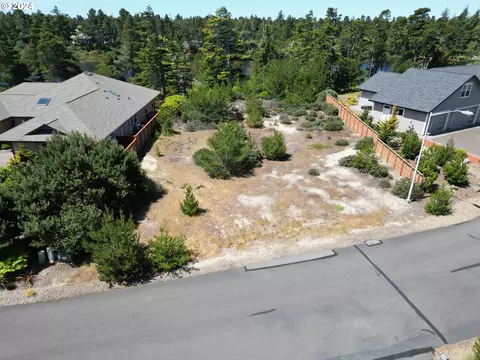 lake point dr, Florence, OR 97439