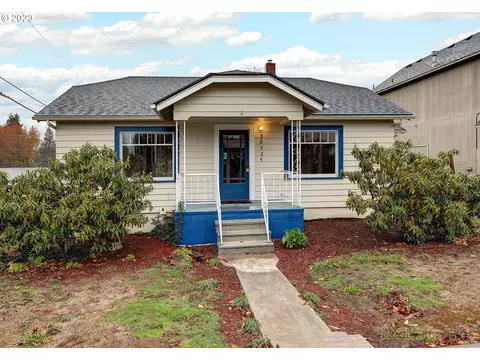 38525 Pleasant St, Sandy, OR 97055