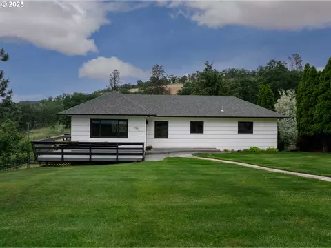 1976 Cherry Heights Rd, The Dalles, OR 97058