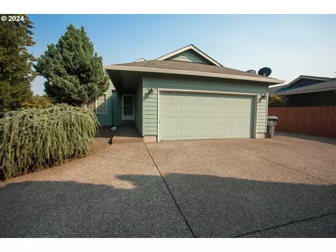 12343 Shenandoah Dr, Oregon City, OR 97045