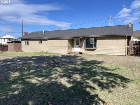 455 Macy St, Harrisburg, OR 97446