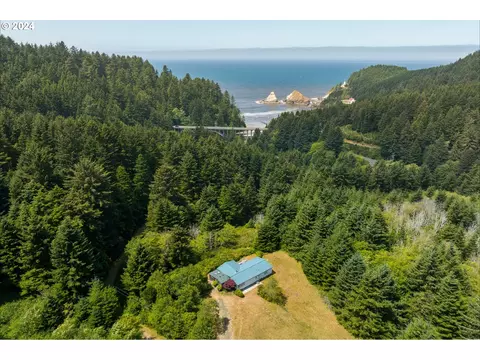 92030 Highway 101, Florence, OR 97439