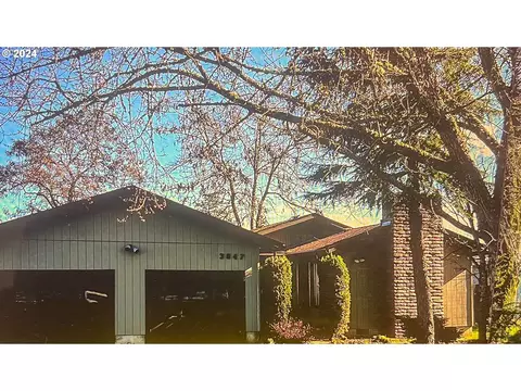 3847 Bourne St, Roseburg, OR 97471
