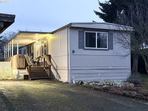 38129 Weirich Dr #9, Lebanon, OR 97355