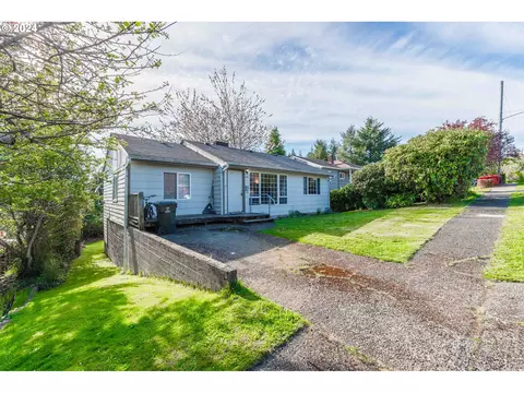1625 N 16th St, Coos Bay, OR 97420