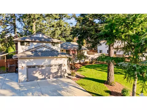 10030 SE 100th Dr, Happy Valley, OR 97086