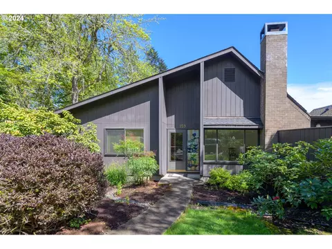 159 Westbrook Way, Eugene, OR 97405