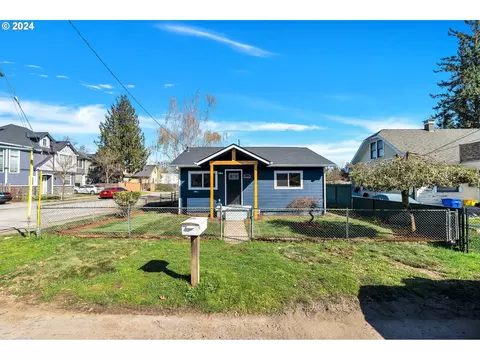 6704 SE 77th Ave, Portland, OR 97206
