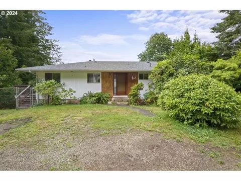 11832 Alder Ave, Mapleton, OR 97453