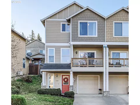 1384 SW 22nd Ter, Gresham, OR 97080
