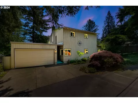9268 SW Brier Pl, Portland, OR 97219