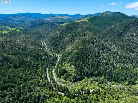 Tiller Trail Hwy, Tiller, OR 97484