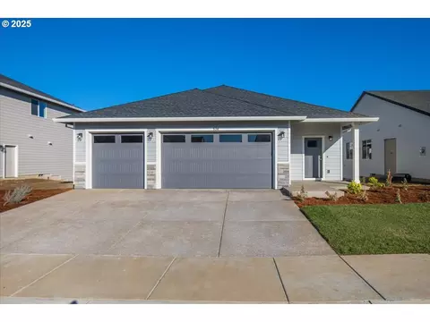 530 E Fourth St, Yamhill, OR 97148