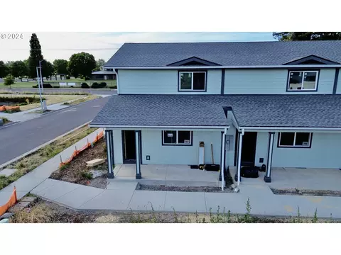 787 St Charles St, Eugene, OR 97402