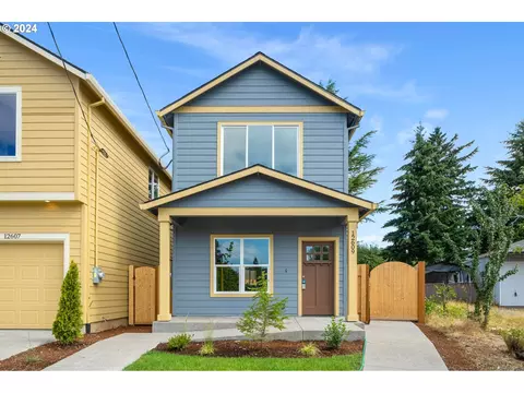 12609 NE Holladay Pl, Portland, OR 97230