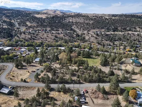 4008 Patterson Dr, Canyon City, OR 97820