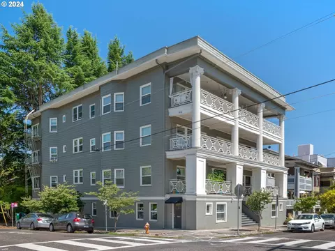 2387 NW Northrup St #4, Portland, OR 97210