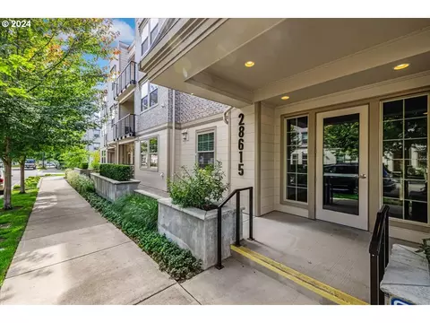 28615 SW Paris Ave #201, Wilsonville, OR 97070