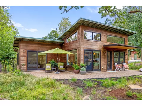 5161 Fox Hollow Rd, Eugene, OR 97405