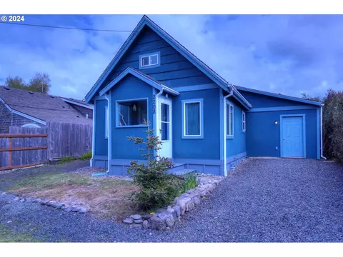 2208 NW Oceanview Dr, Newport, OR 97365