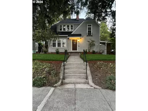 3152 NE Dunckley St, Portland, OR 97212