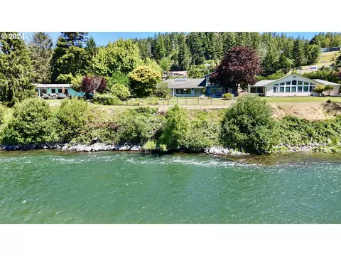 95622 N Bank Rogue River Rd, Gold Beach, OR 97444