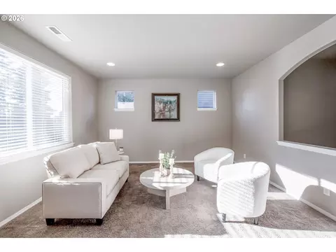 Living - 2952 Shelby Way, Eugene, OR 97404 photo 1 of 2