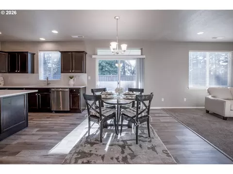 Dining - 2952 Shelby Way, Eugene, OR 97404 photo 1 of 1