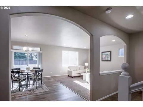 Entry Way - 2952 Shelby Way, Eugene, OR 97404 photo 2 of 2