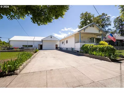 2009 N Spruce St, La Grande, OR 97850