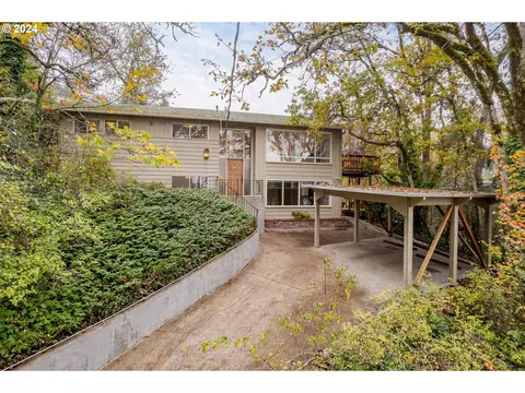 260 Sunset Dr, Eugene, OR 97403