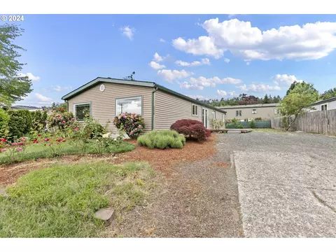 5776 Kalmia Ln, Springfield, OR 97478