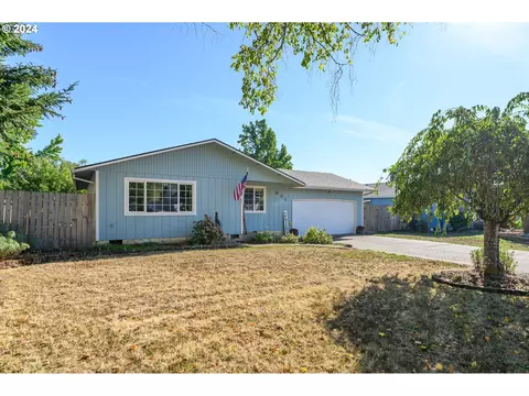 531 NE 3rd St, Willamina, OR 97396