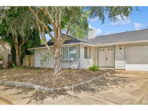 401 E Pinehurst Dr, Newberg, OR 97132