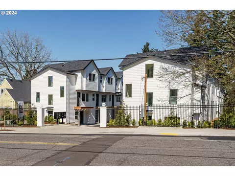 6381 E Burnside St, Portland, OR 97215