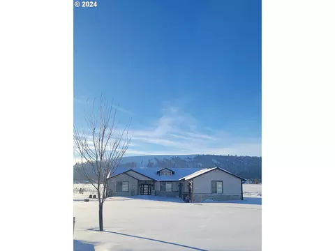 1070 N 15th Ave, Elgin, OR 97827