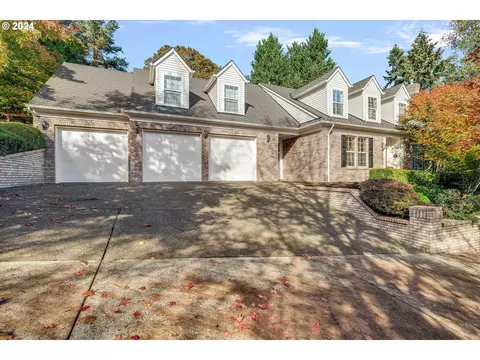 17418 Brookhurst Dr, Lake Oswego, OR 97034