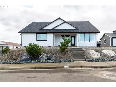 789 Spyglass Dr, Bandon, OR 97411
