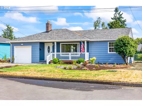 625 E Clarendon St, Gladstone, OR 97027