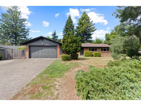 12055 SW Lynnridge Ave, Portland, OR 97225