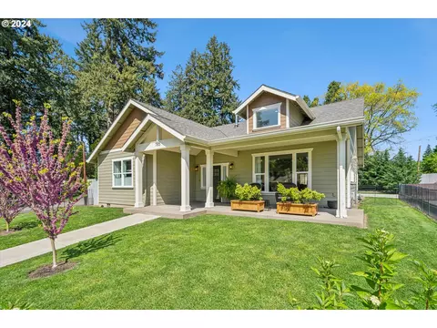 785 SEnglewood Dr, Hillsboro, OR 97123
