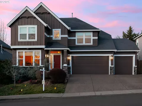 5215 N Wedgewood Loop, Newberg, OR 97132