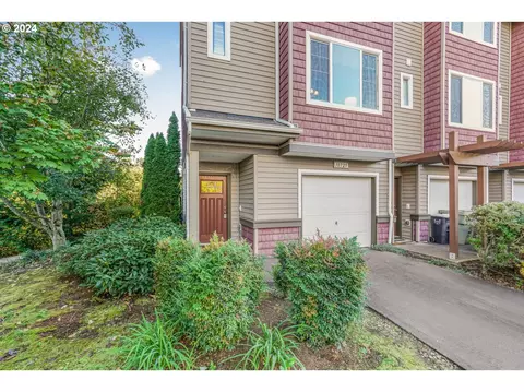 10725 NE Gateway Pl, Hillsboro, OR 97006