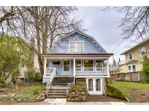 3543 SE Washington St, Portland, OR 97214