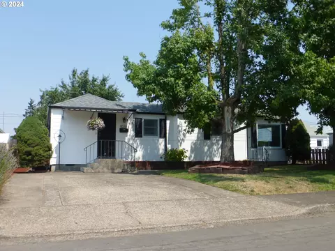 1026 M St, Springfield, OR 97477