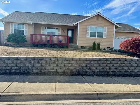 249 NE Plum Ridge Dr, Winston, OR 97496