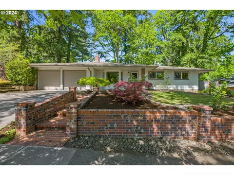 11255 SW Timberline Dr, Beaverton, OR 97008